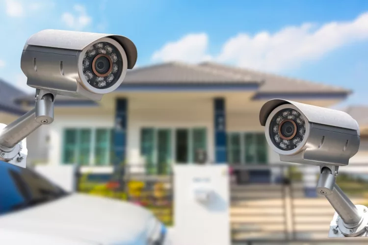  What to Look for When Buying a Home Security Camera 