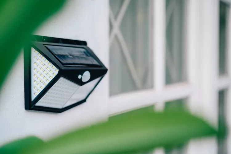 Editors' Picks: Top Solar Motion Sensor Outdoor Security Lights