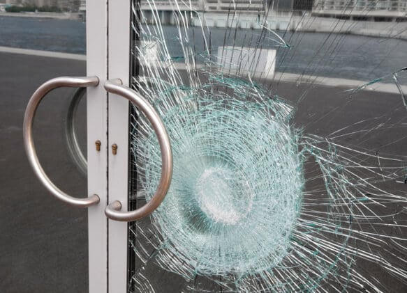  What is laminated security glass and how it is made? 